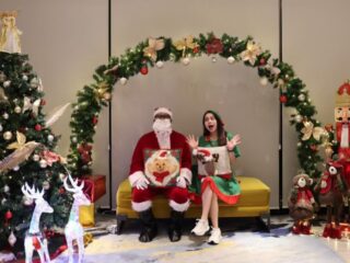 Rangkain Natal dan Tahun Baru Hyatt Place  Bertemakan "Sparkle & Shine"