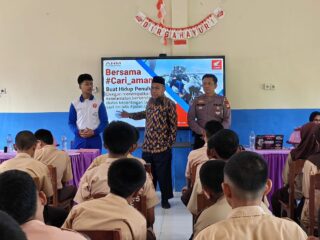 Asmo Sulsel dan Polres Gowa Edukasi Pelajar SMPN 5 Gowa, Tanamkan Kesadaran Berkendara Sejak Dini